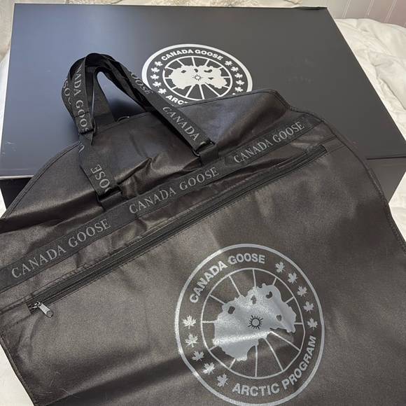 Canada Goose - Picture 11 of 17